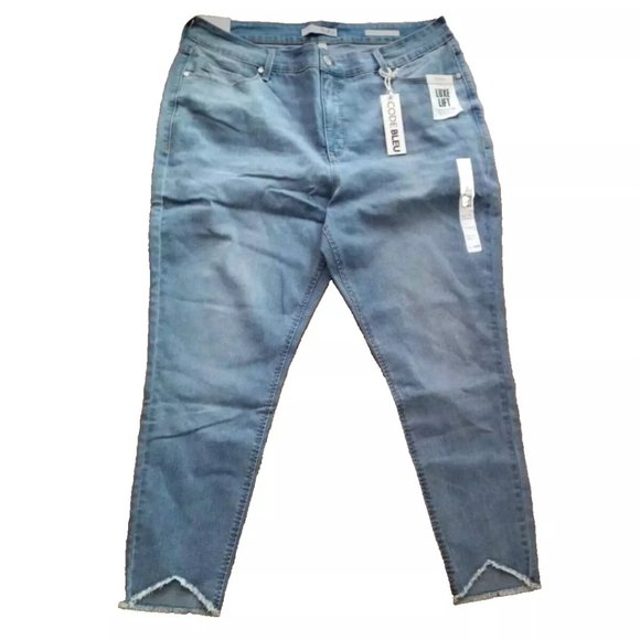 Code Bleu Plus Size Jeans - Picture 12 of 16